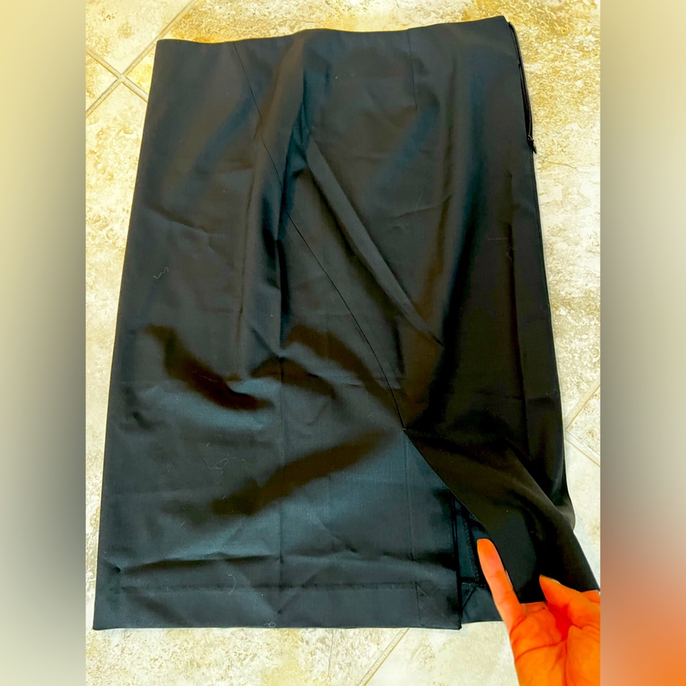 Black classic midi skirt with slit